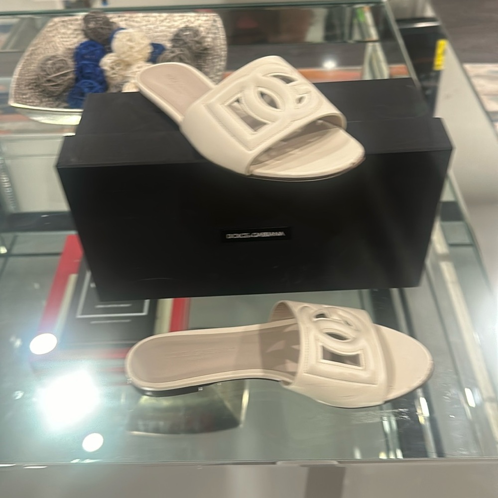 Dolce and Gabbana slides